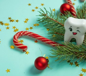 Large tooth with groove winks christmas background place your text scaled 1 360x320